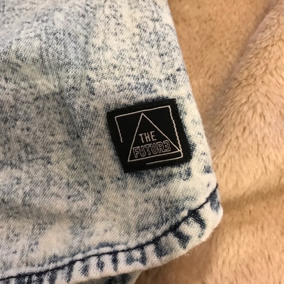 Small Manguun Teens Acid Wash Button Down - Picture 2 of 11